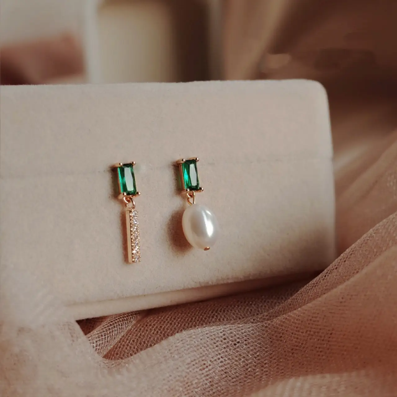 French Fine Inlaid Green Zircon Earrings — feature 7