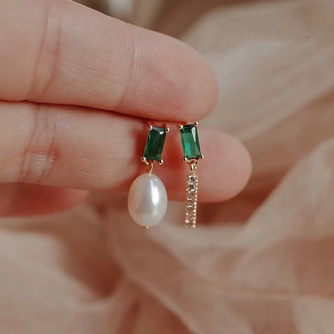 French Fine Inlaid Green Zircon Earrings — feature 9