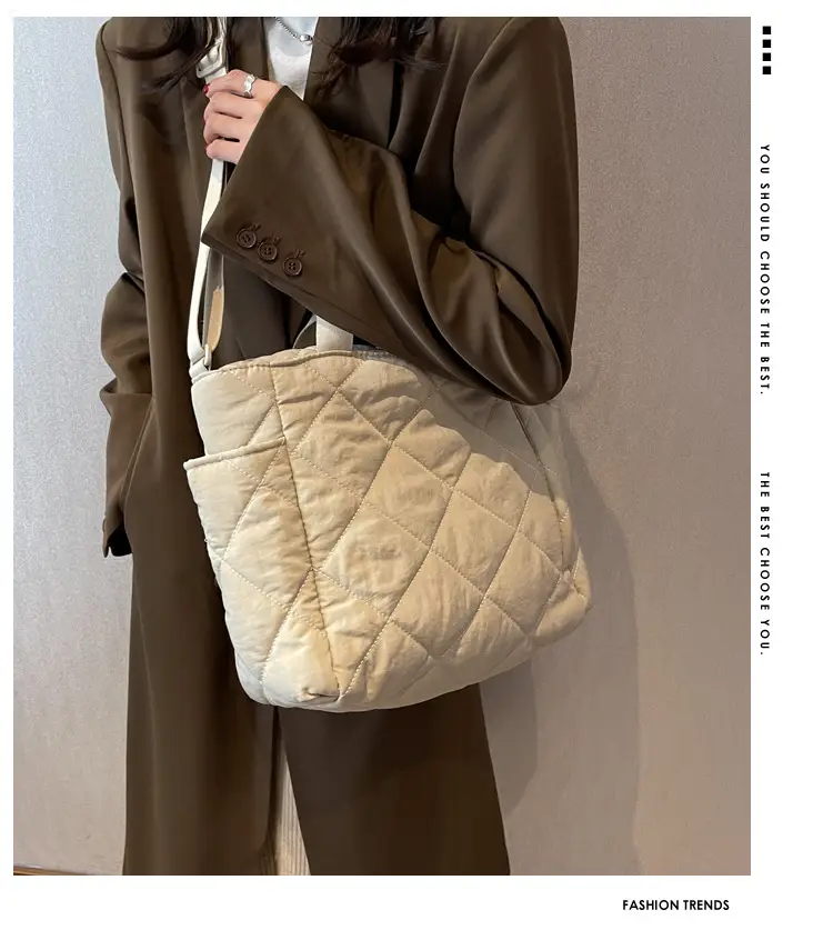 Women's Quilted Crossbody Bag Beige 2026 — feature 2