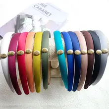 French Retro Velvet Hairpin Tops for Women — feature 11