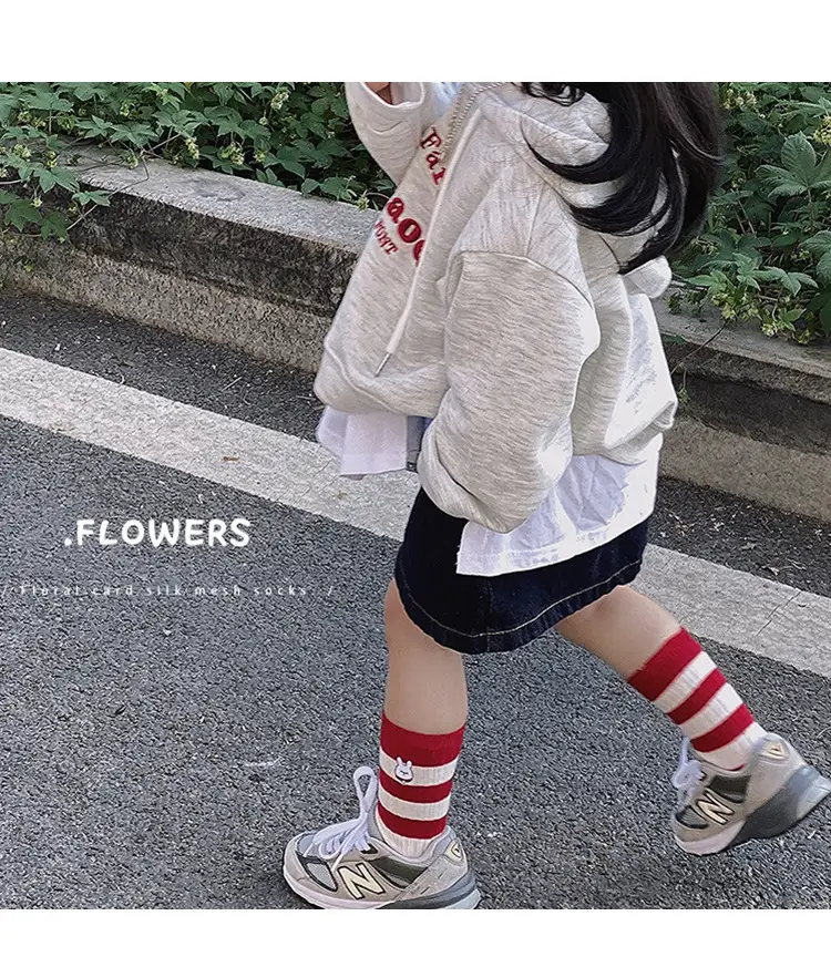 Red Beanie Flap Two-Lip Socks Cotton Spring 2023 — feature 12