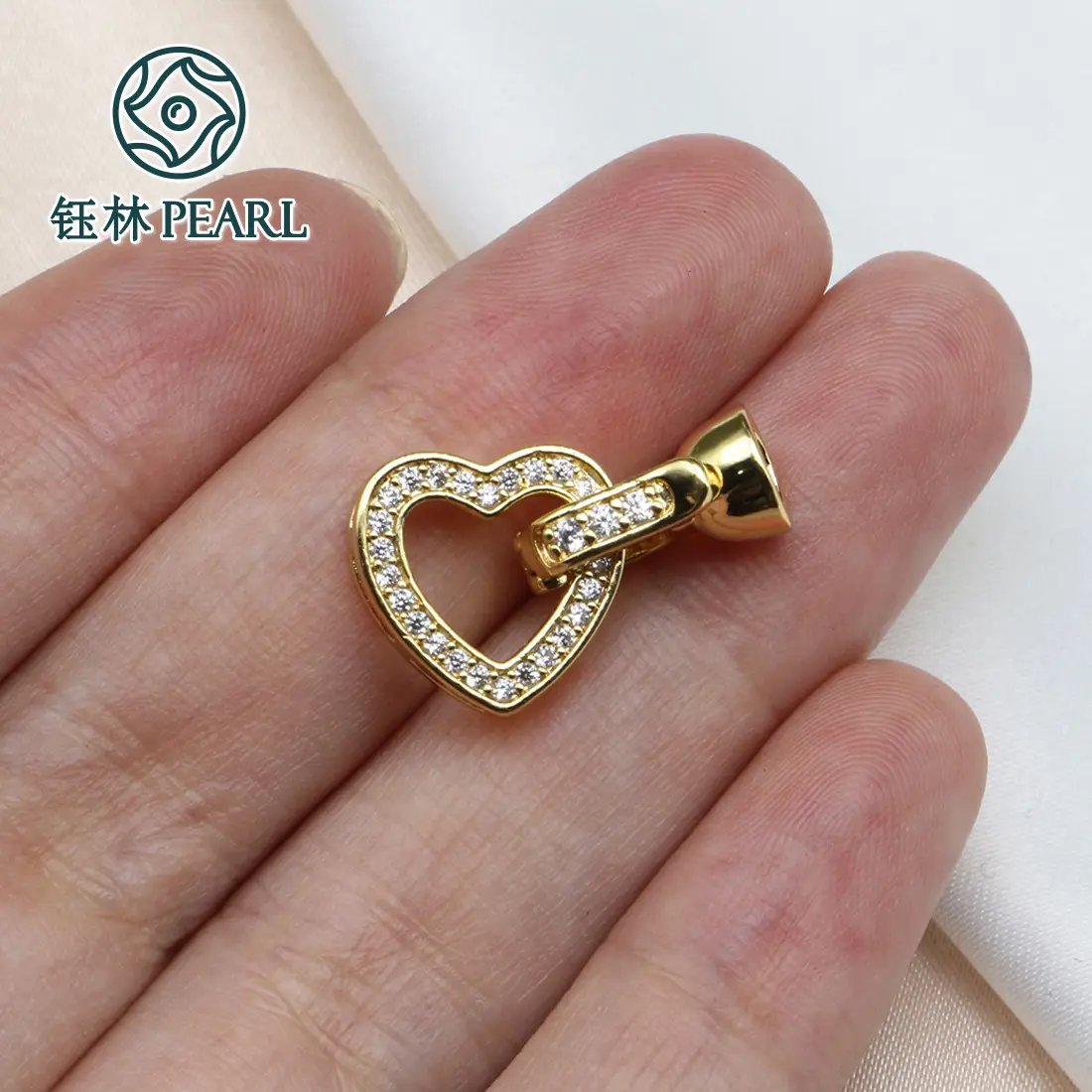 18K Gold Peach Heart Pearl Bracelet