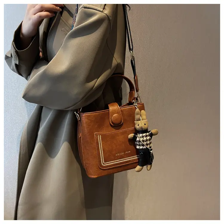 Women's Brown Leather Shoulder Bag with Crossbody Strap — feature 17