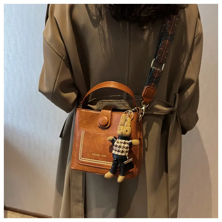Women's Brown Leather Shoulder Bag with Crossbody Strap — feature 18