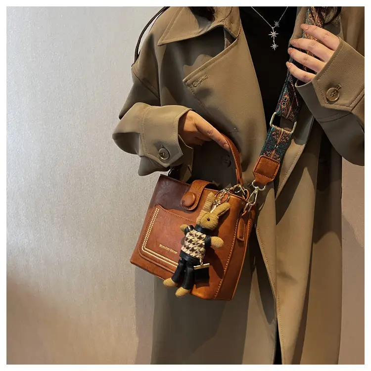 Women's Brown Leather Shoulder Bag with Crossbody Strap — feature 19