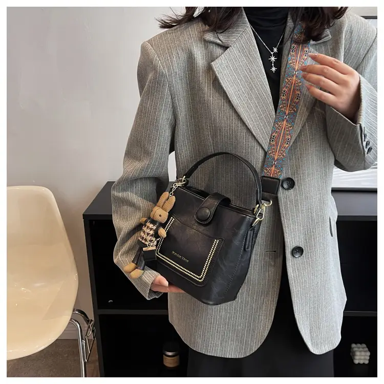 Women's Brown Leather Shoulder Bag with Crossbody Strap — feature 23