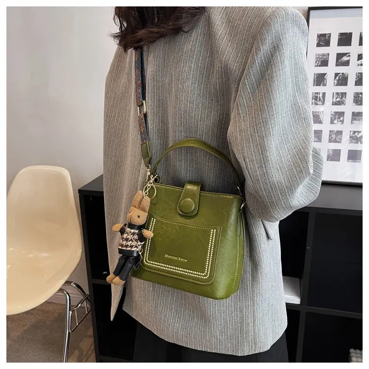 Women's Brown Leather Shoulder Bag with Crossbody Strap — feature 26