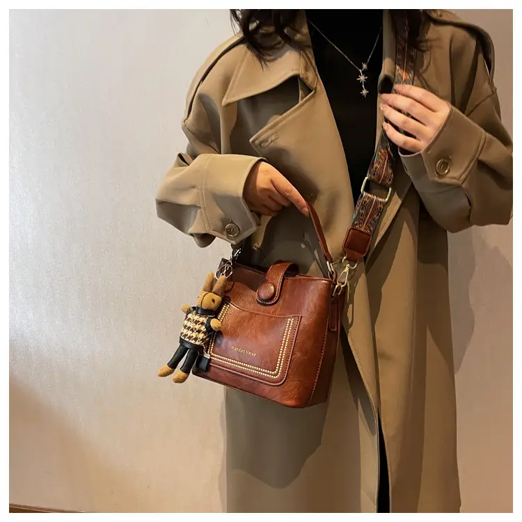 Women's Brown Leather Shoulder Bag with Crossbody Strap — feature 31