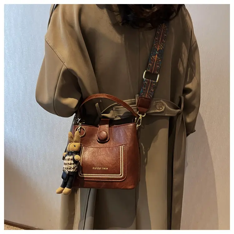 Women's Brown Leather Shoulder Bag with Crossbody Strap — feature 32