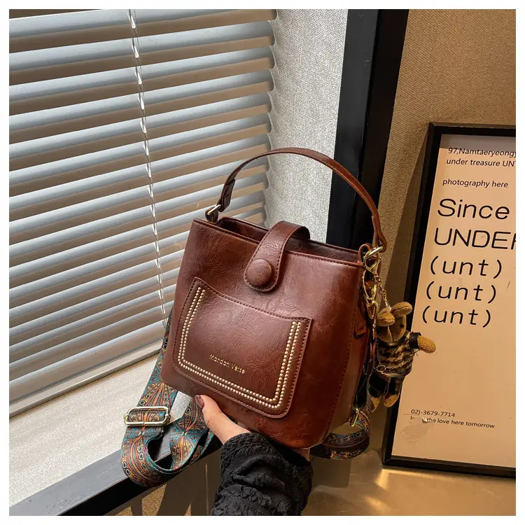 Women's Brown Leather Shoulder Bag with Crossbody Strap — feature 37