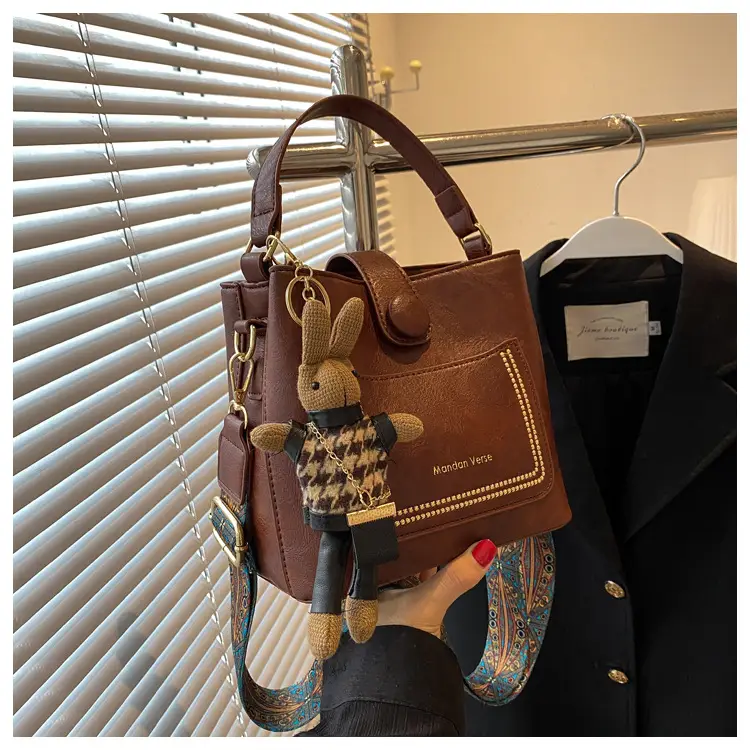 Women's Brown Leather Shoulder Bag with Crossbody Strap — feature 39