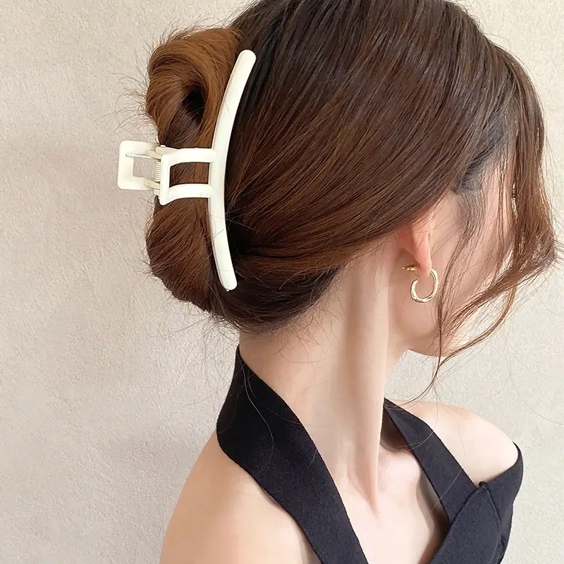 Large Frosted Hair Clip for Women 13cm - Image 8