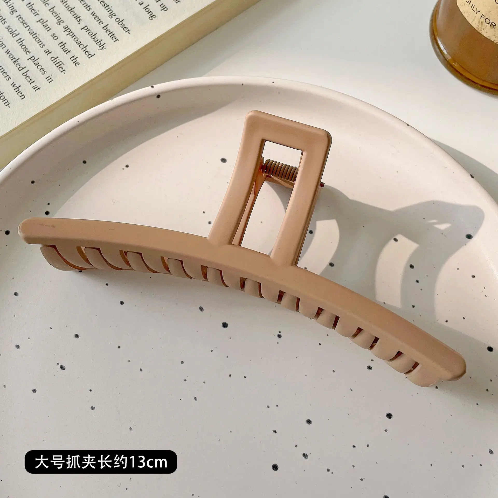 Large Frosted Hair Clip for Women 13cm - Image 4