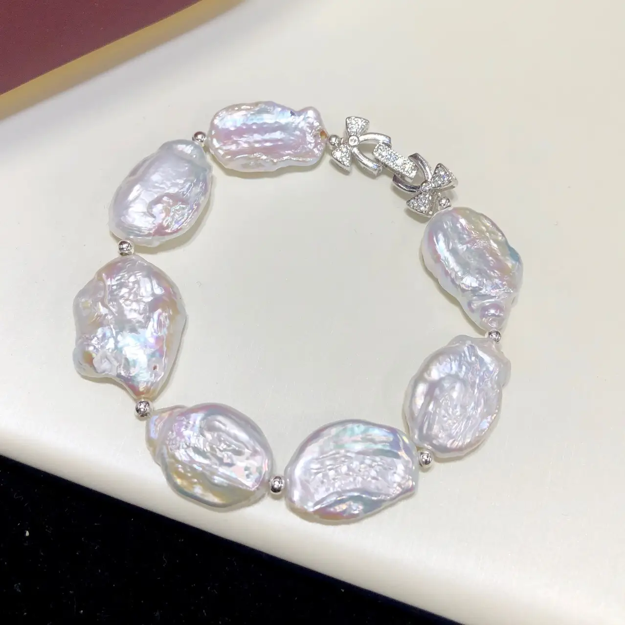 Natural Baroque Pearl Bracelet with Freshwater Design - Image 4