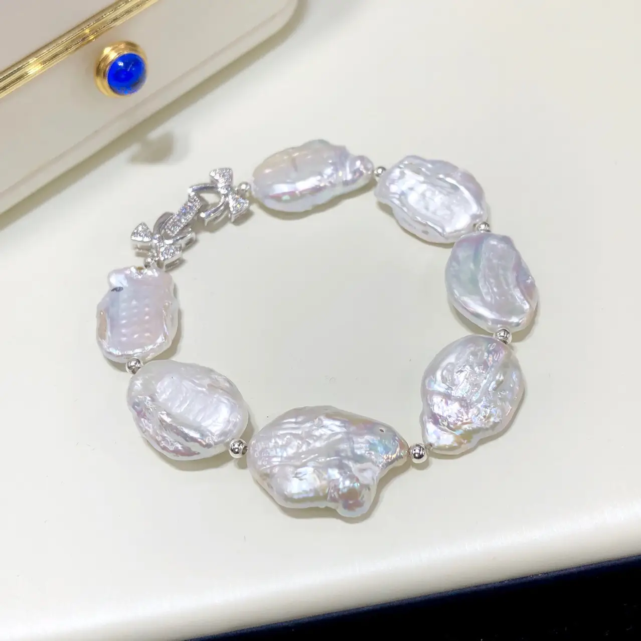 Natural Baroque Pearl Bracelet with Freshwater Design — feature 6