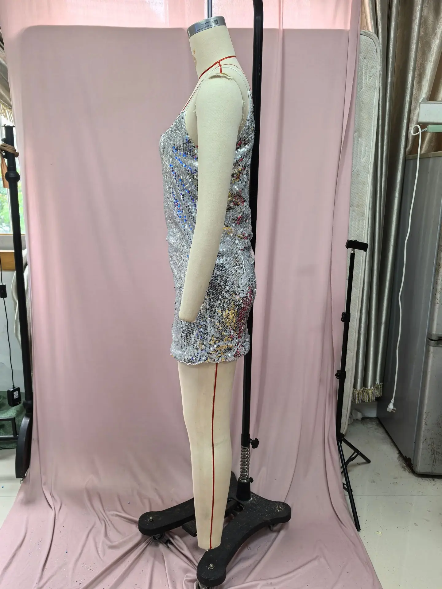2025 Silver Sequin Sleeveless Skirt Dress — feature 27
