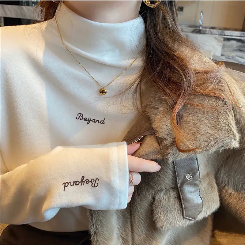 Derong Velvet Long Sleeve Black Turtleneck Top - Image 4