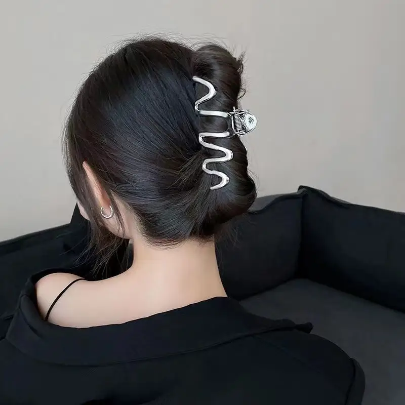 Wave Metal Hair Clip for Women Summer Back - Image 4