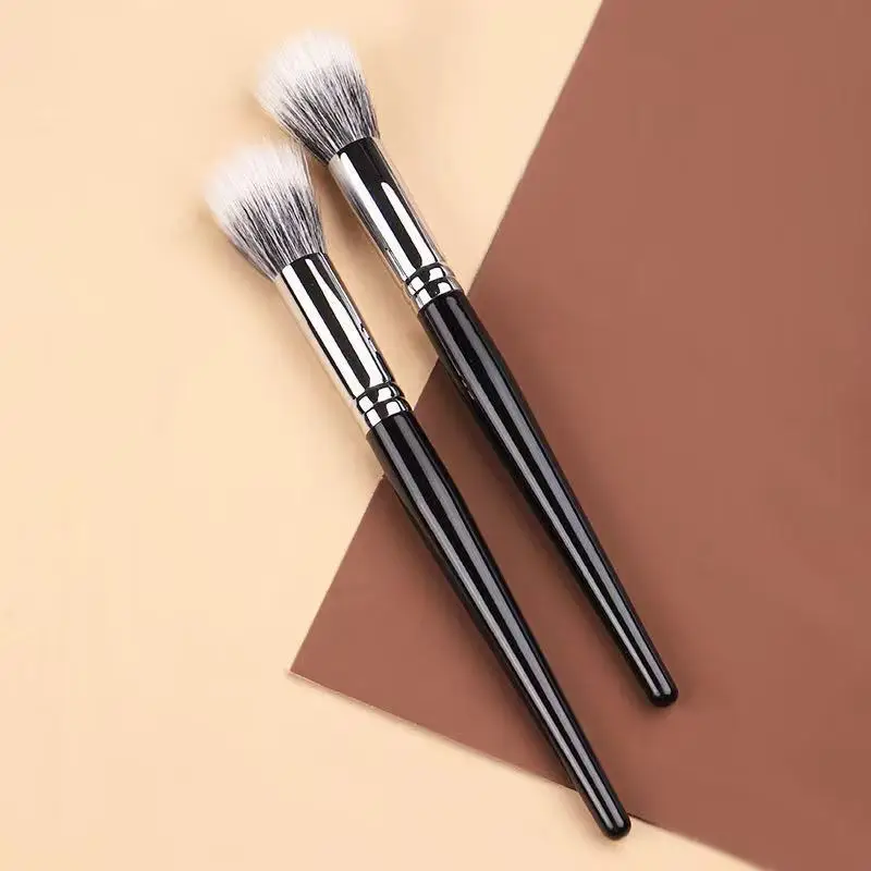 Wool Fine Light Peak Makeup Brush Wooden Handle - Image 5