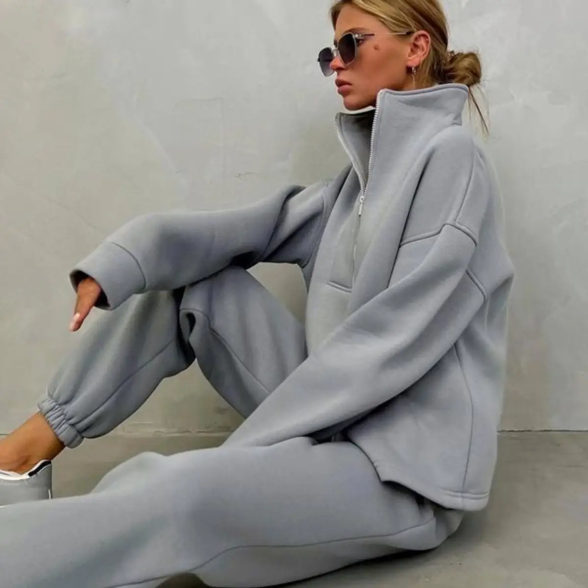 2023 Women's Grey Sweatshirt Leg Pants Set — feature 10