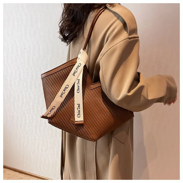 Kouделяka Brown Leather Shoulder Bag for Women — feature 19