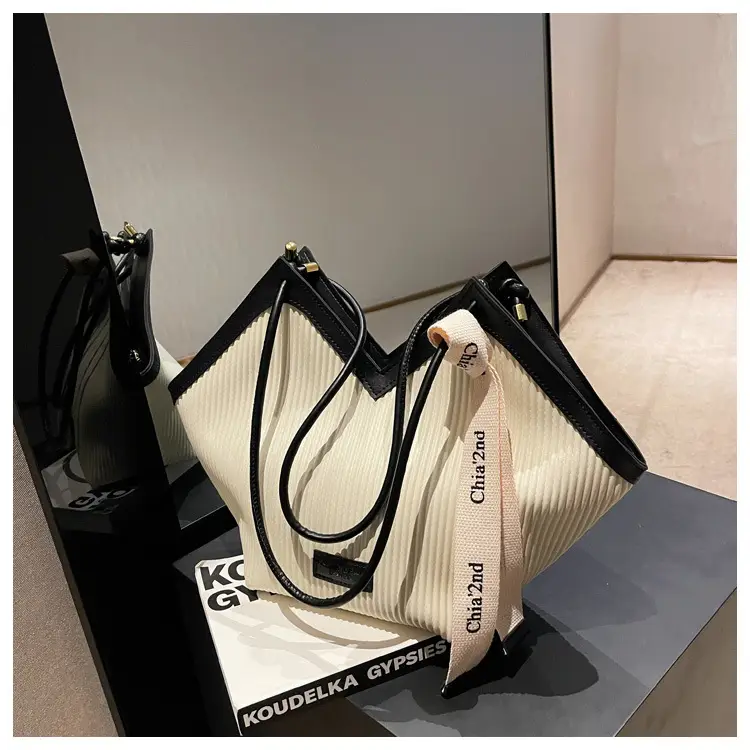 Kouделяka Brown Leather Shoulder Bag for Women — feature 34