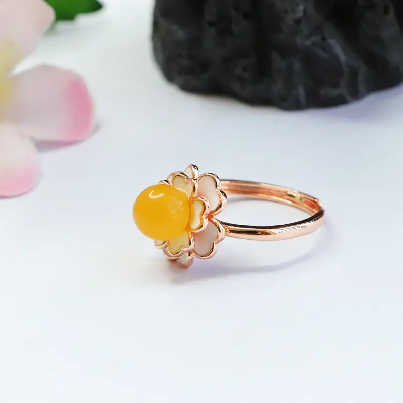 Guan Yu Yellow Amber Camellia Ring with Rose Gold — feature 8