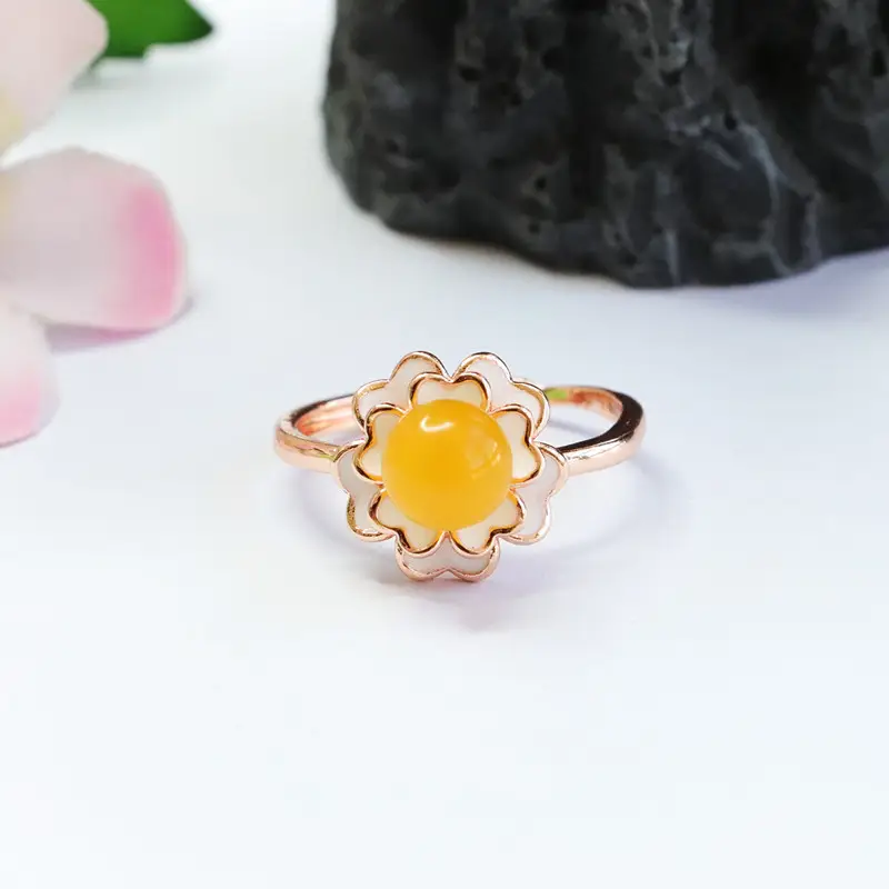 Guan Yu Yellow Amber Camellia Ring with Rose Gold — feature 7