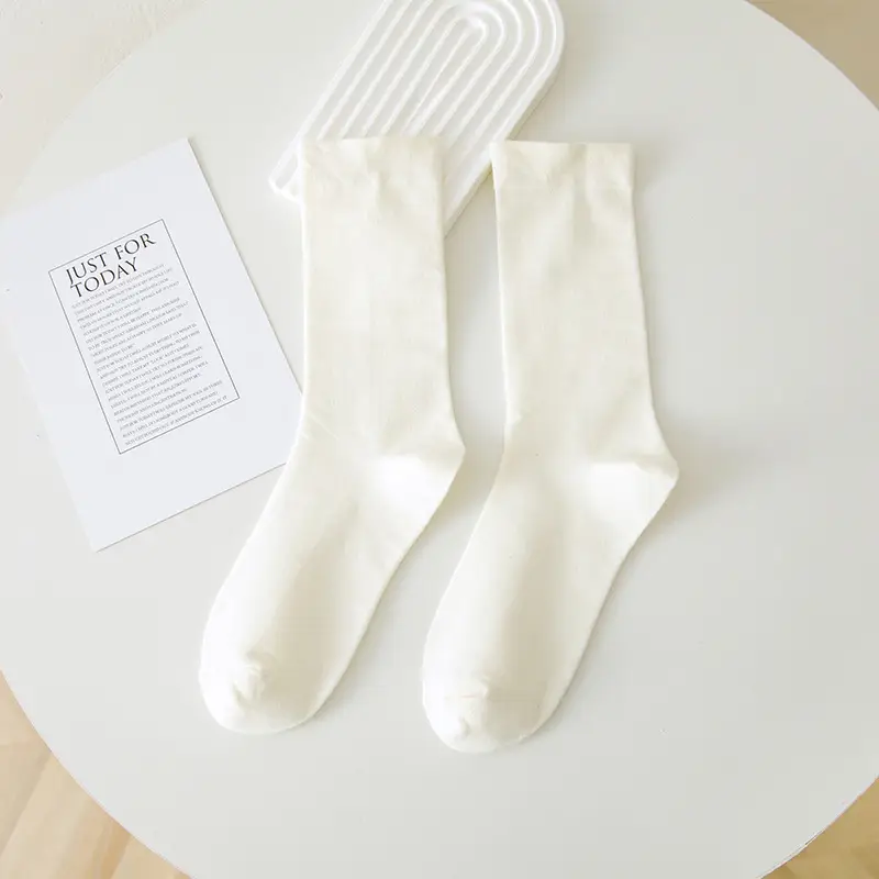 White Socks for Women, Pure Cotton, Odor-Resistant, Seamless Maternity Socks, Spring and Autumn Style, Loose-Fitting Long Socks, Sweat-Absorbent and Breathable