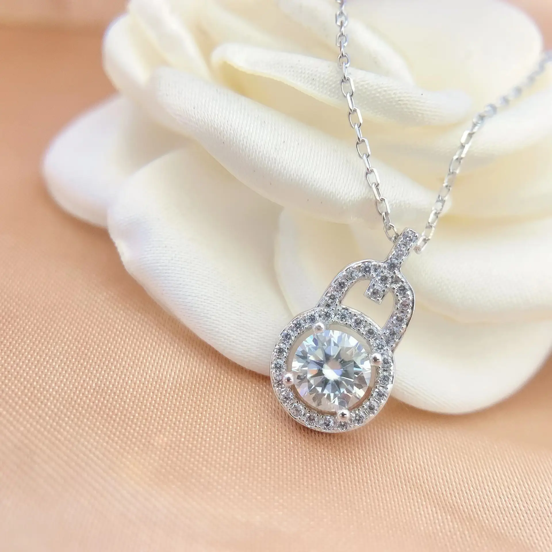 Sterling Silver Gourd Necklace with Celebrous Mosan Diamonds - Image 3