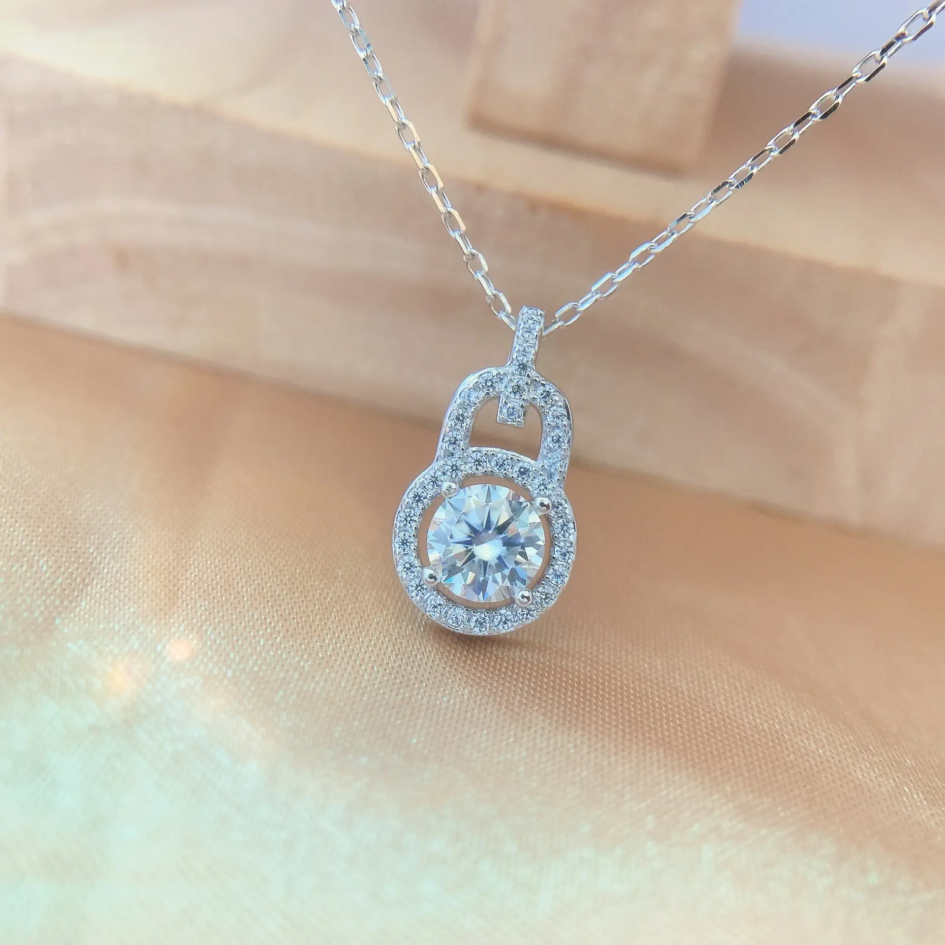 Sterling Silver Gourd Necklace with Celebrous Mosan Diamonds - Image 4