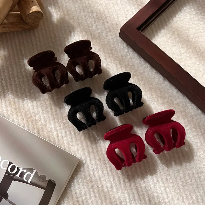 Black Flocking Hairpin for Women & Girls - Image 3