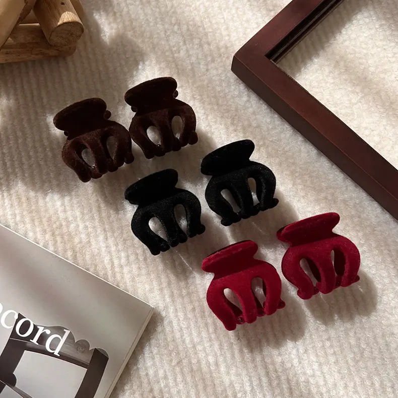 Black Flocking Hairpin for Women & Girls - Image 4