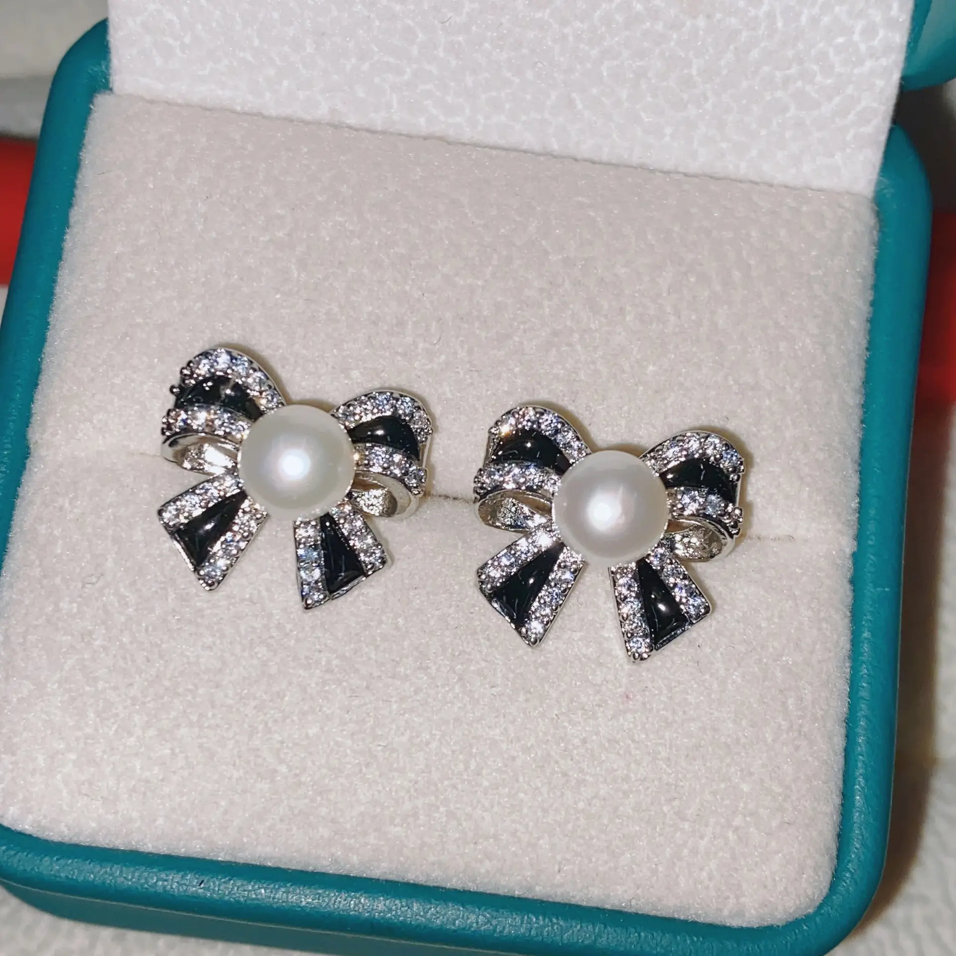 Natural Freshwater Pearl Bow Earrings 2022 — feature 11