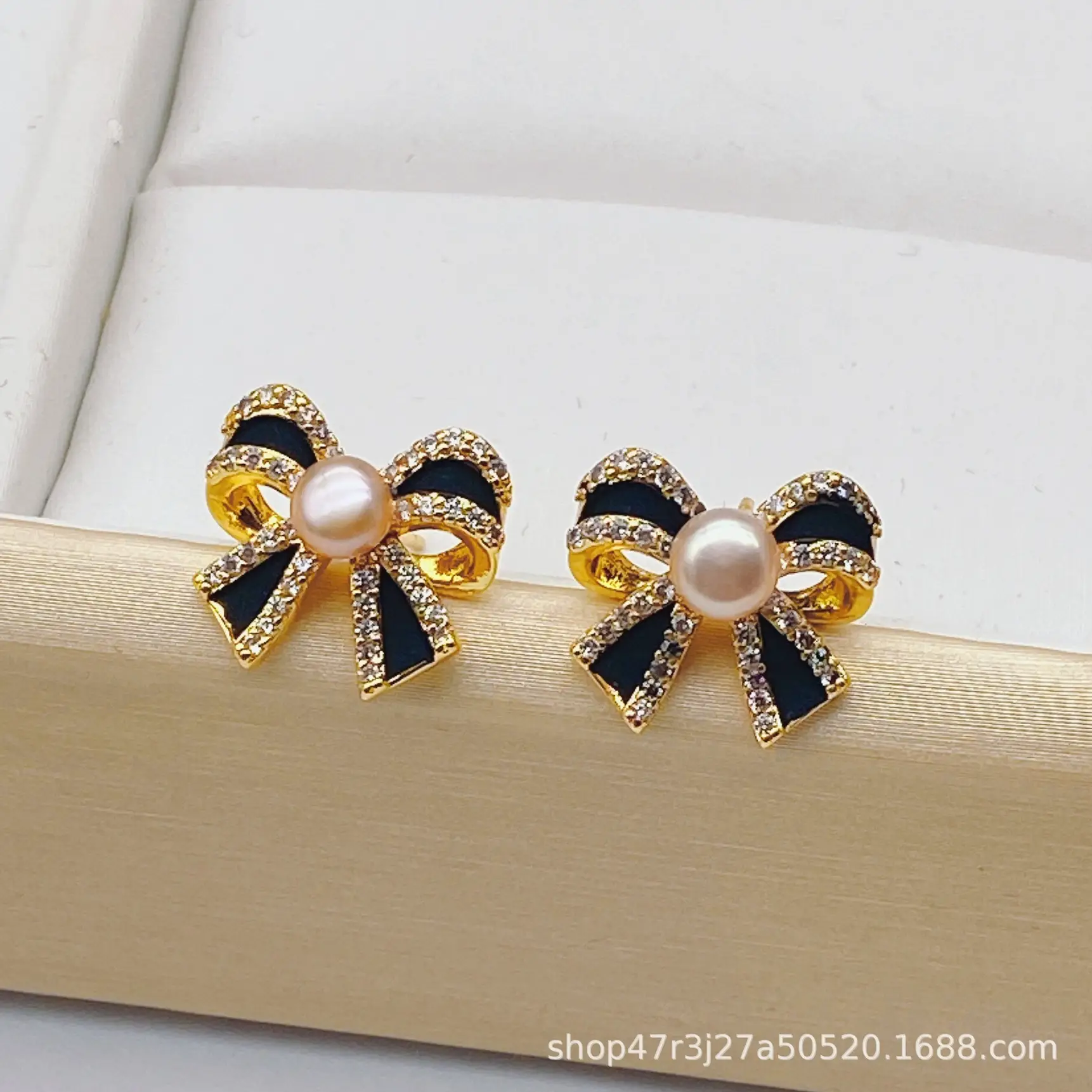 Natural Freshwater Pearl Bow Earrings 2022 — feature 17