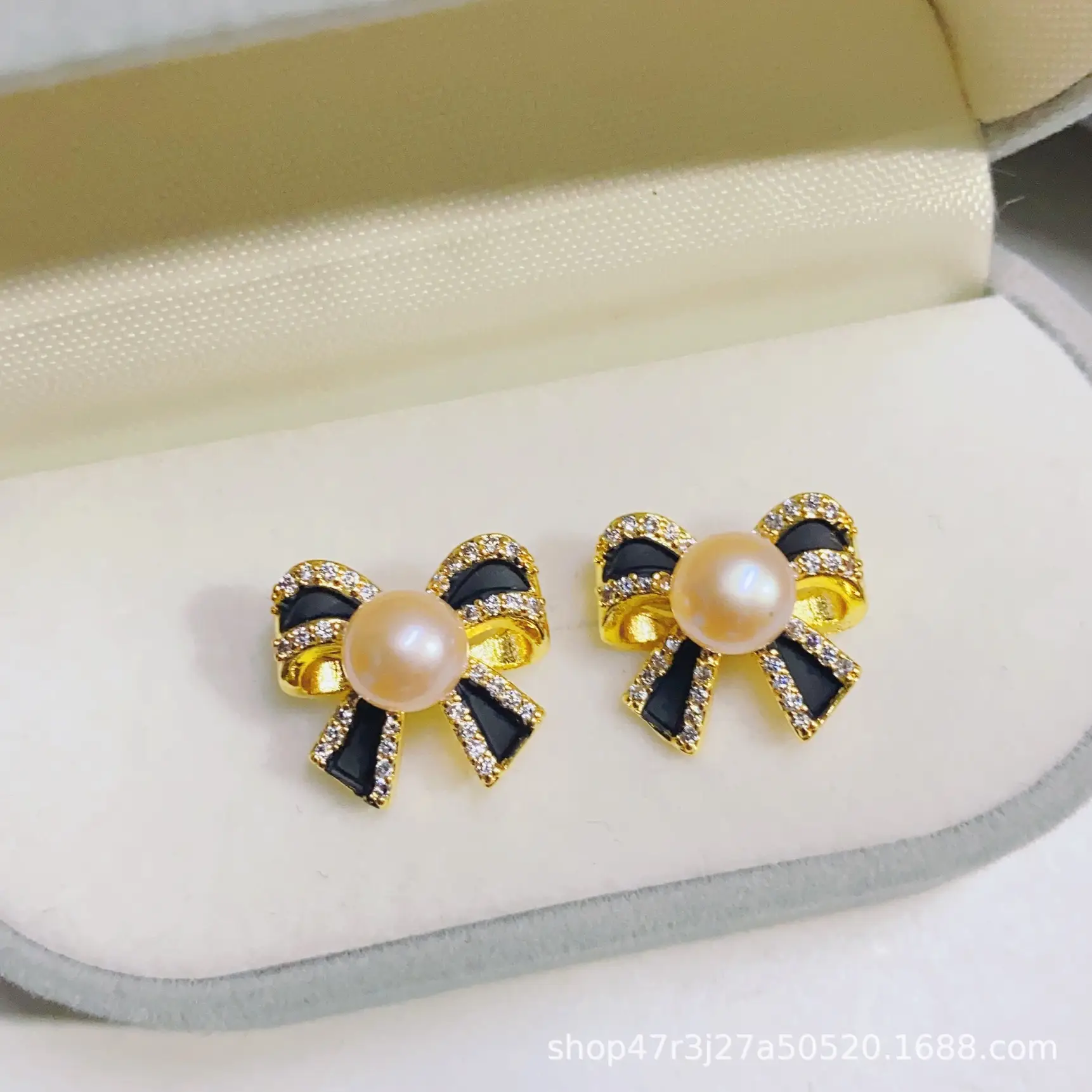 Natural Freshwater Pearl Bow Earrings 2022 — feature 18