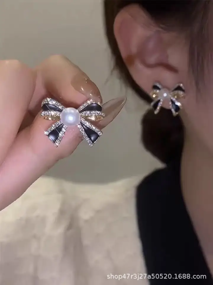 Natural Freshwater Pearl Bow Earrings 2022 — feature 4
