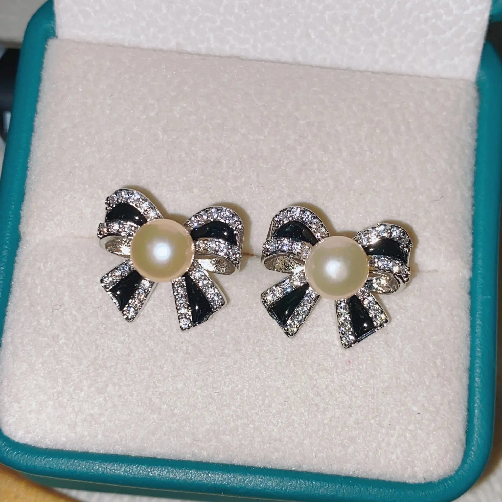 Natural Freshwater Pearl Bow Earrings 2022 - Image 6