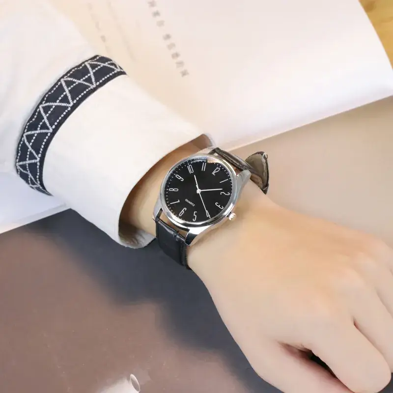Men's Bamboo Strap Quartz Wristwatch with Clear Case - Image 5