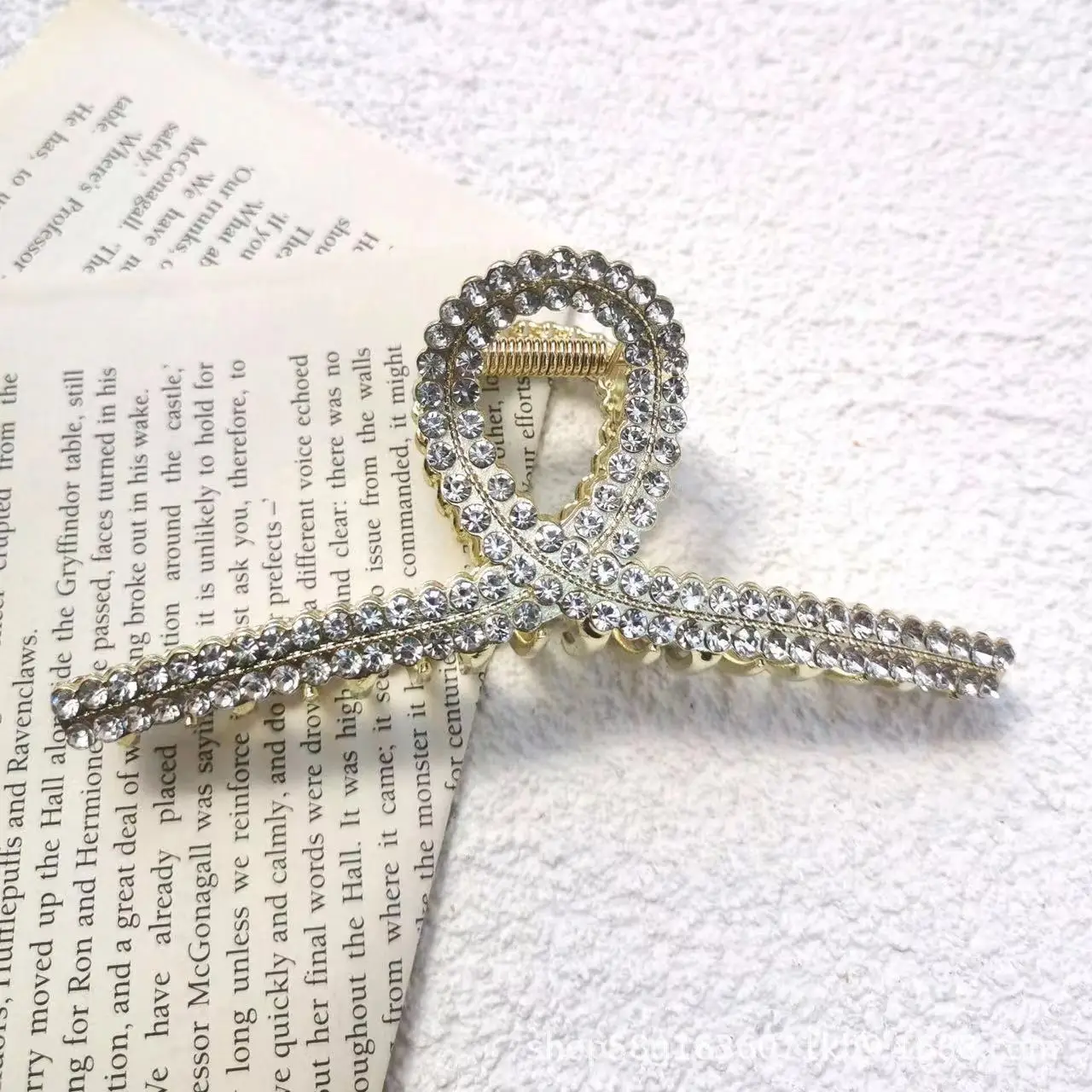 Elegant Shark Clip Hairpin with Pearl Beads - Image 13