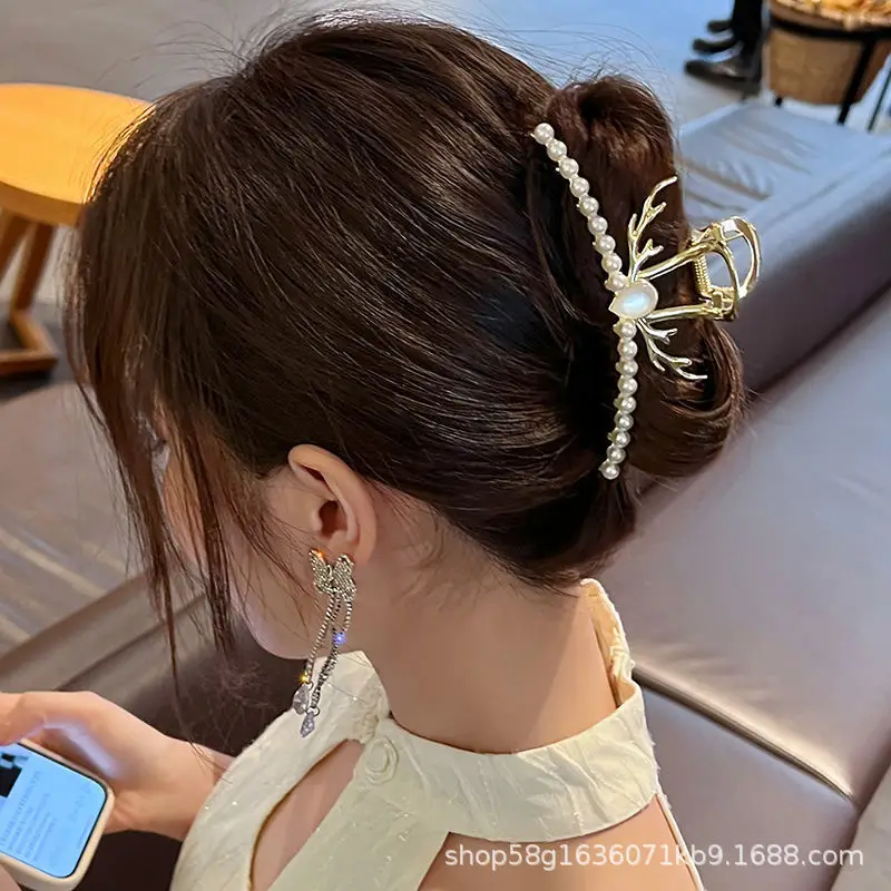 Elegant Shark Clip Hairpin with Pearl Beads - Image 2