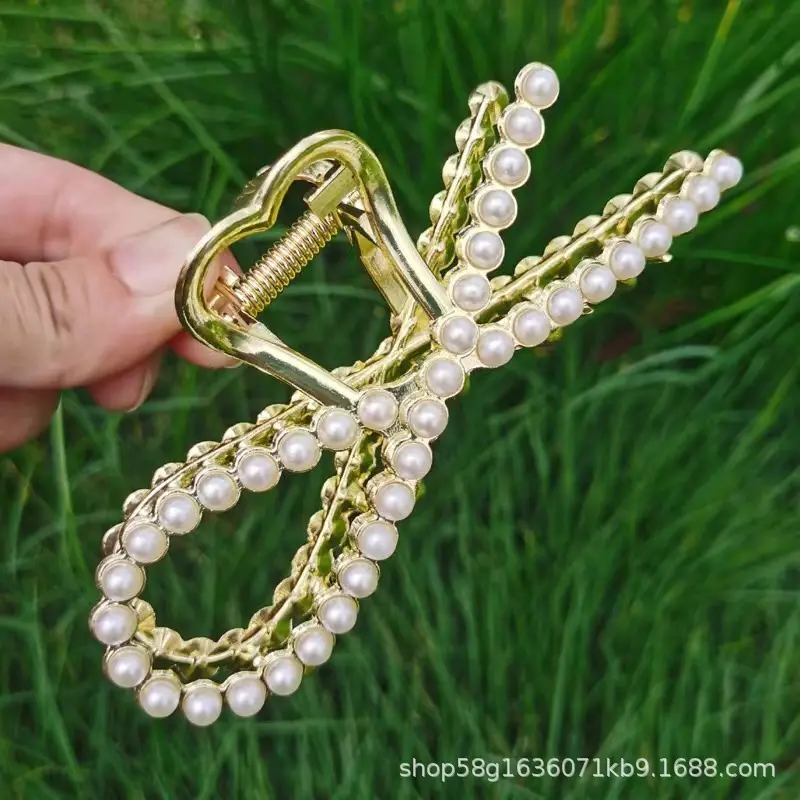 Elegant Shark Clip Hairpin with Pearl Beads - Image 23