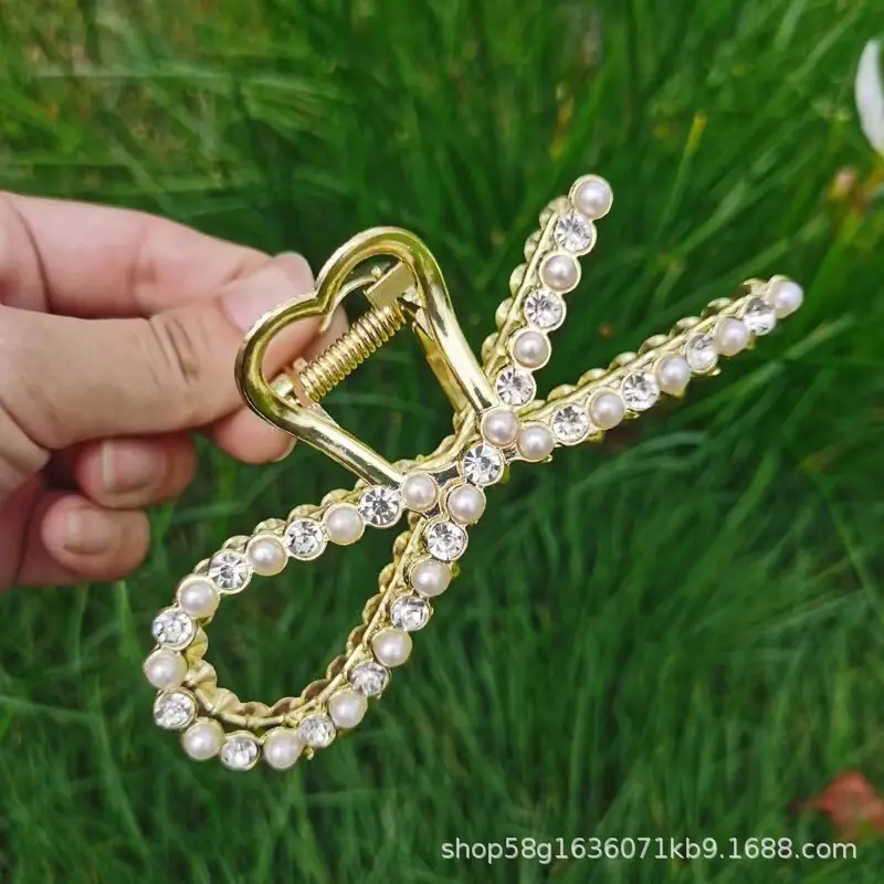 Elegant Shark Clip Hairpin with Pearl Beads - Image 25