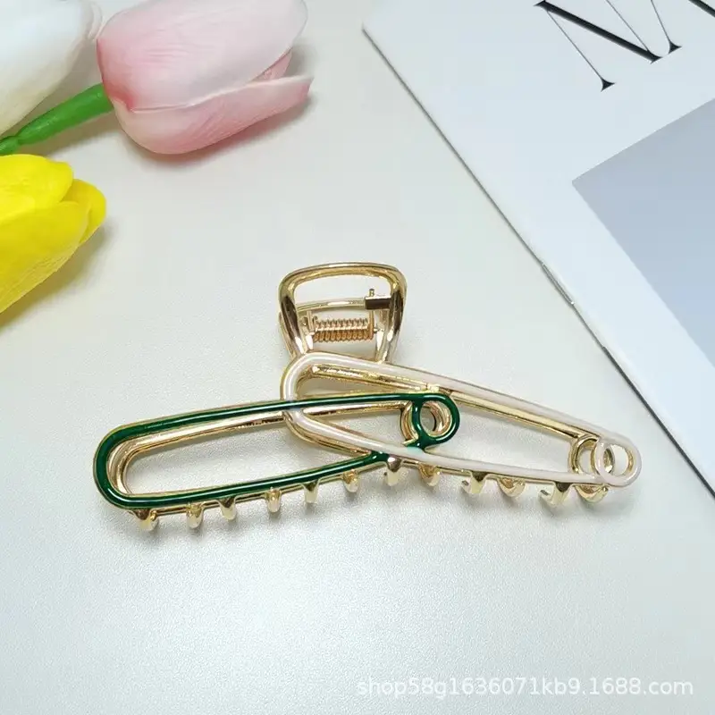 Elegant Shark Clip Hairpin with Pearl Beads - Image 31