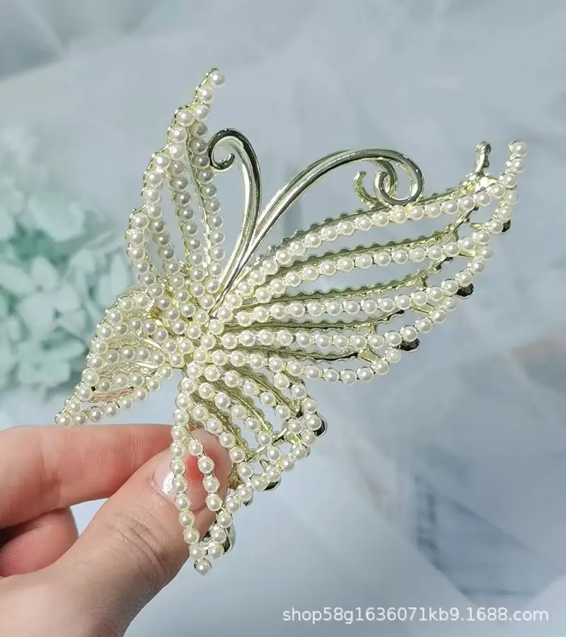 Elegant Shark Clip Hairpin with Pearl Beads - Image 35