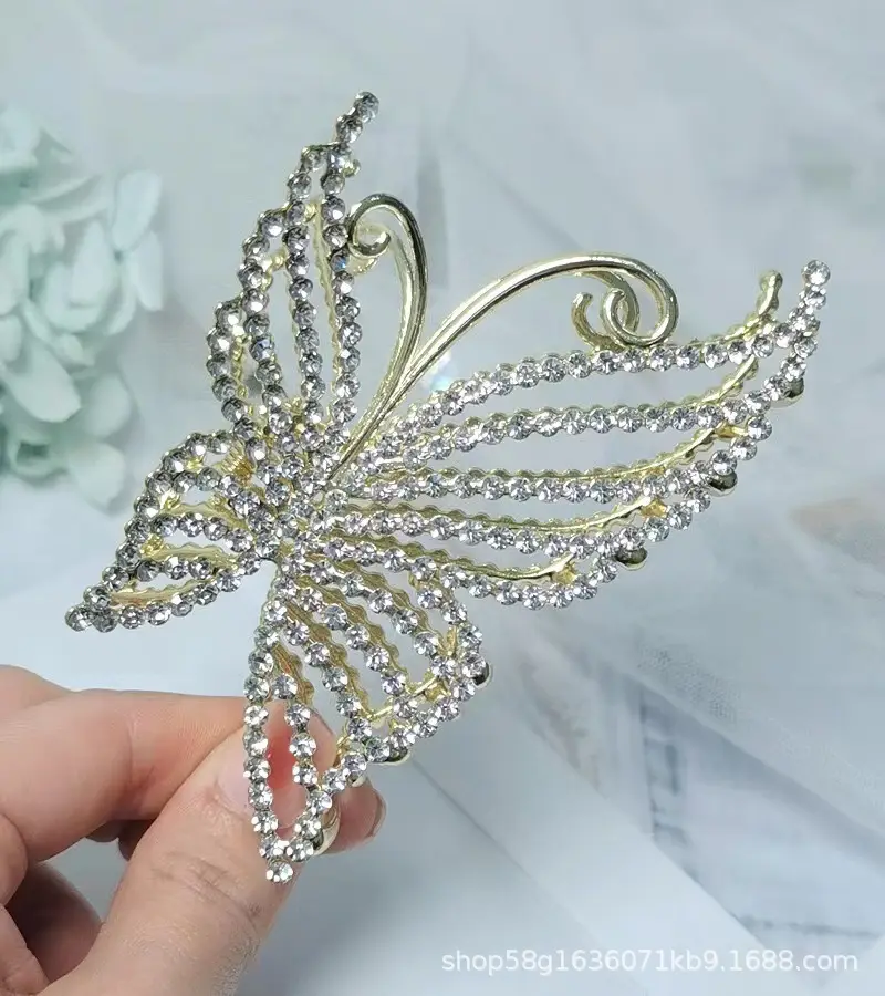 Elegant Shark Clip Hairpin with Pearl Beads - Image 36