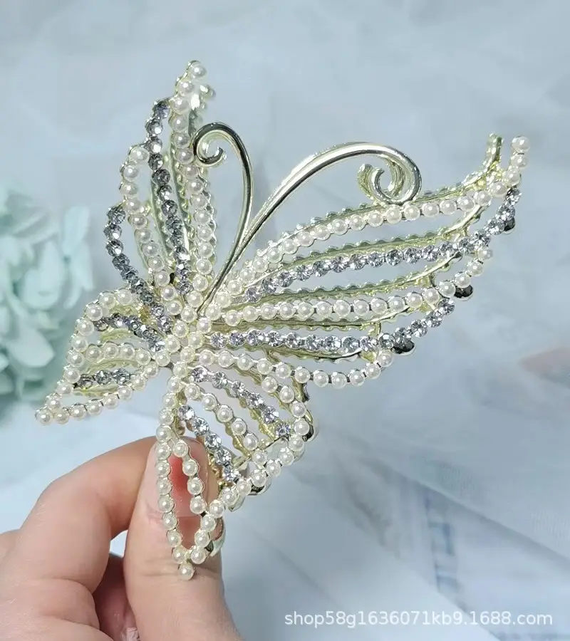 Elegant Shark Clip Hairpin with Pearl Beads - Image 37