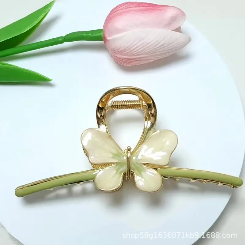 Elegant Shark Clip Hairpin with Pearl Beads - Image 41