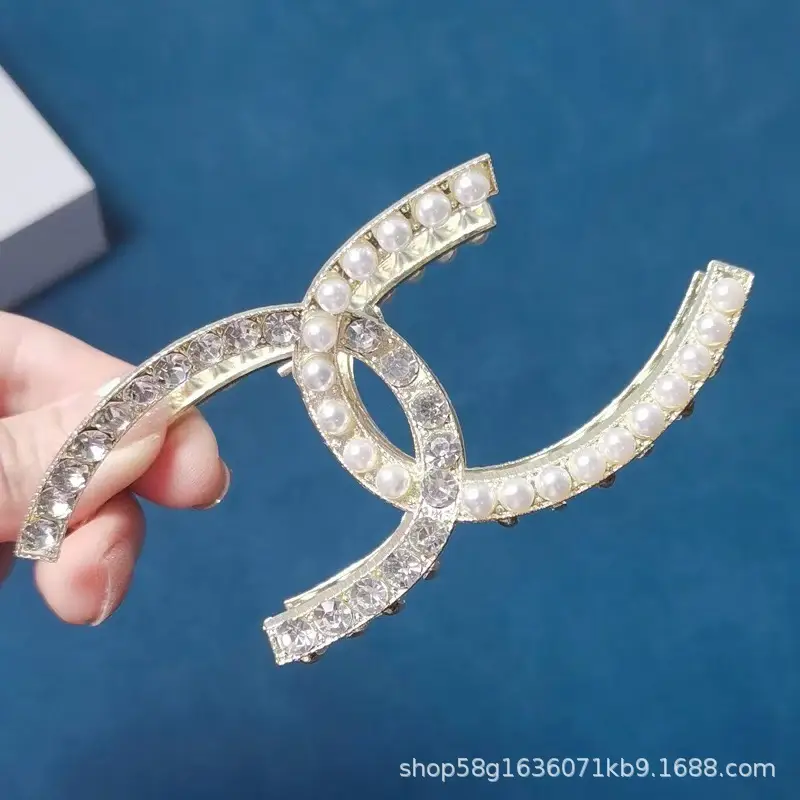 Elegant Shark Clip Hairpin with Pearl Beads - Image 46