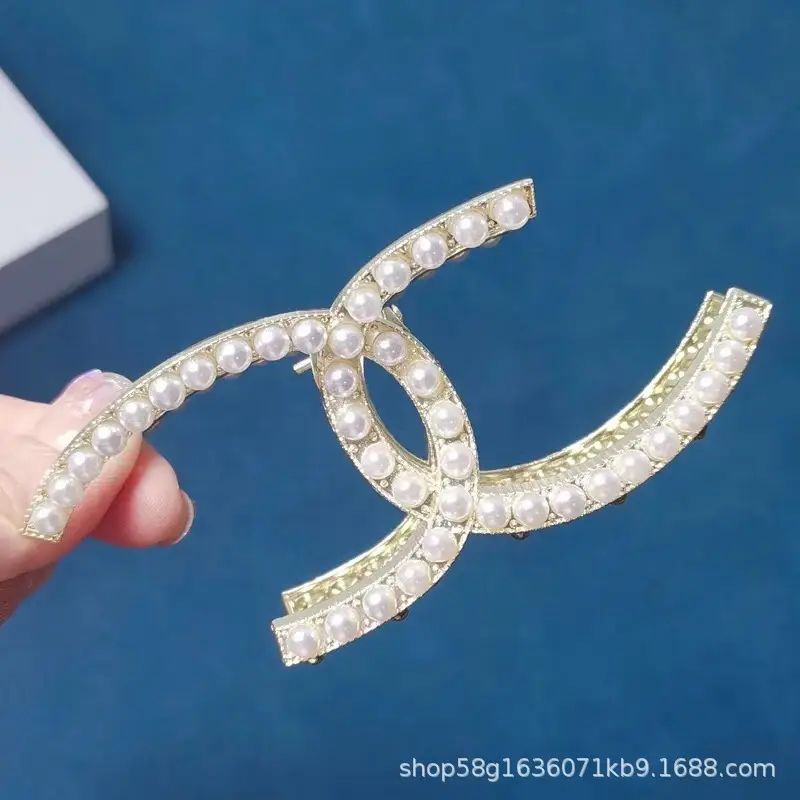 Elegant Shark Clip Hairpin with Pearl Beads - Image 48